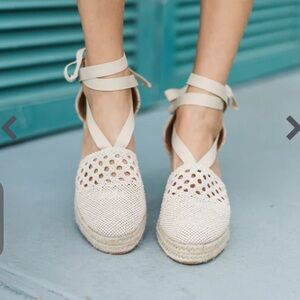 NWOT Bamboo Going On Your Way Beige Espadrille Wedges Size 8